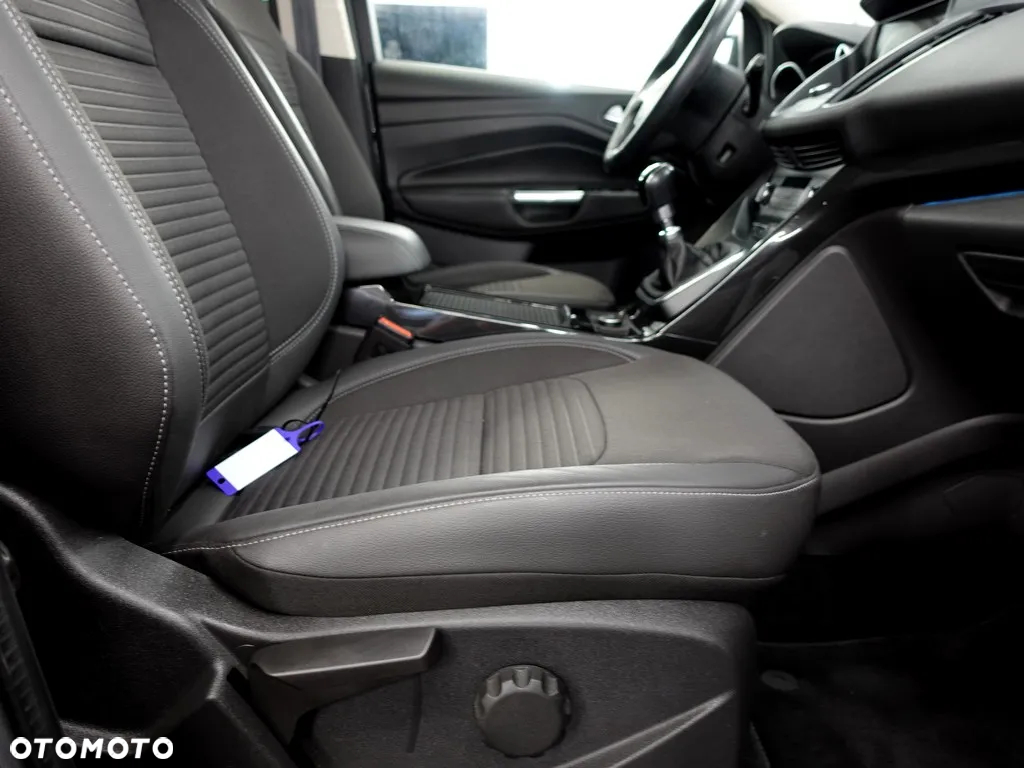 Ford Kuga 2.0 TDCi FWD Titanium - 16