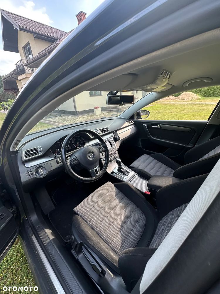 Volkswagen Passat 2.0 TDI DSG Highline - 8