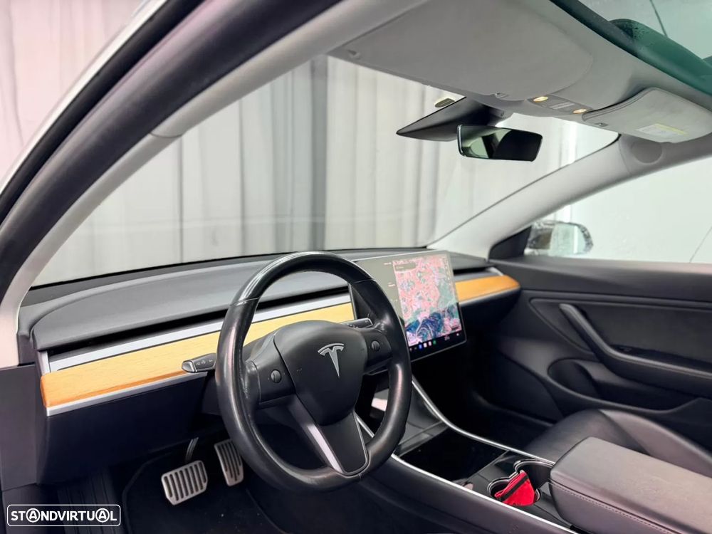 Tesla Model 3 Long-Range Dual Motor AWD - 17