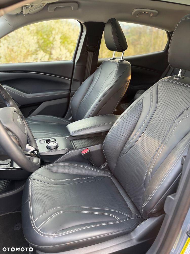 Ford Mustang Mach-E AWD PREMIUM - 9