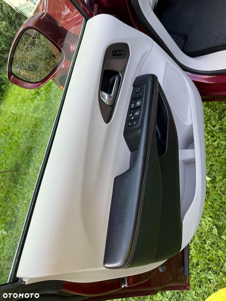 Chrysler Pacifica - 10