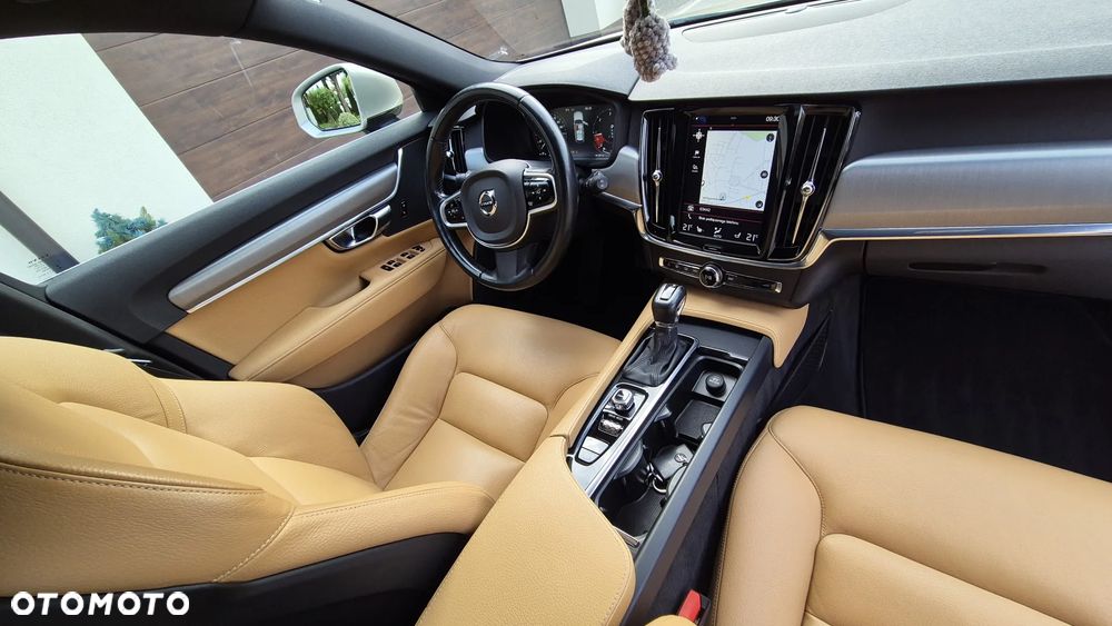 Volvo V90 D4 AWD Momentum - 9