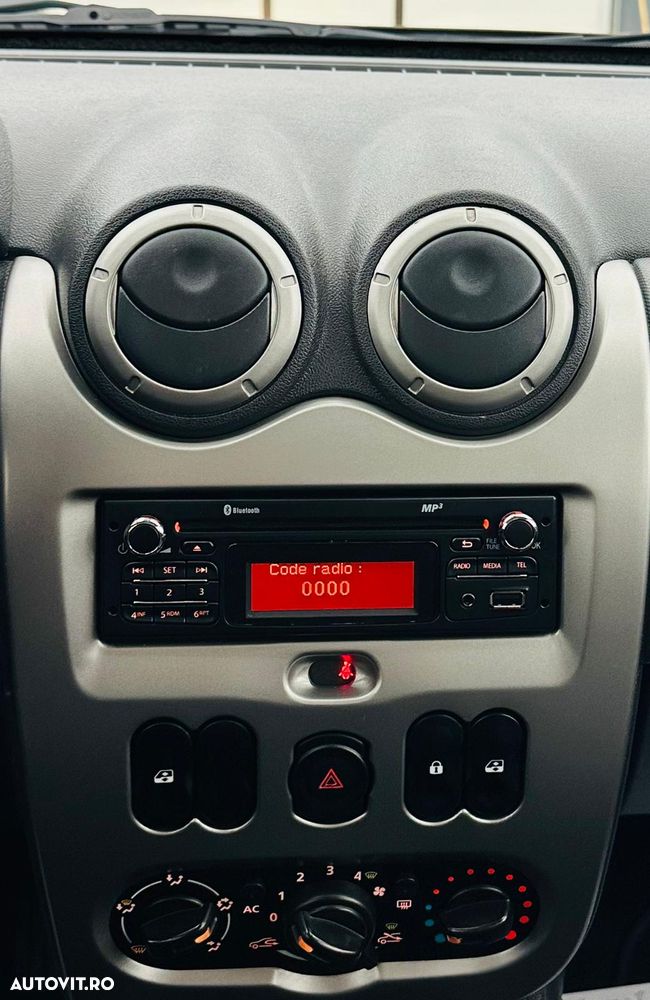 Dacia Duster dCi 90 FAP 4x2 Ambiance - 22