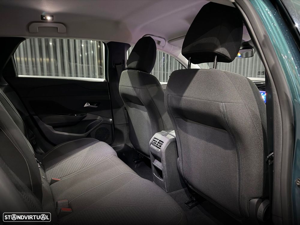 Peugeot 308 1.2 PureTech Allure - 32