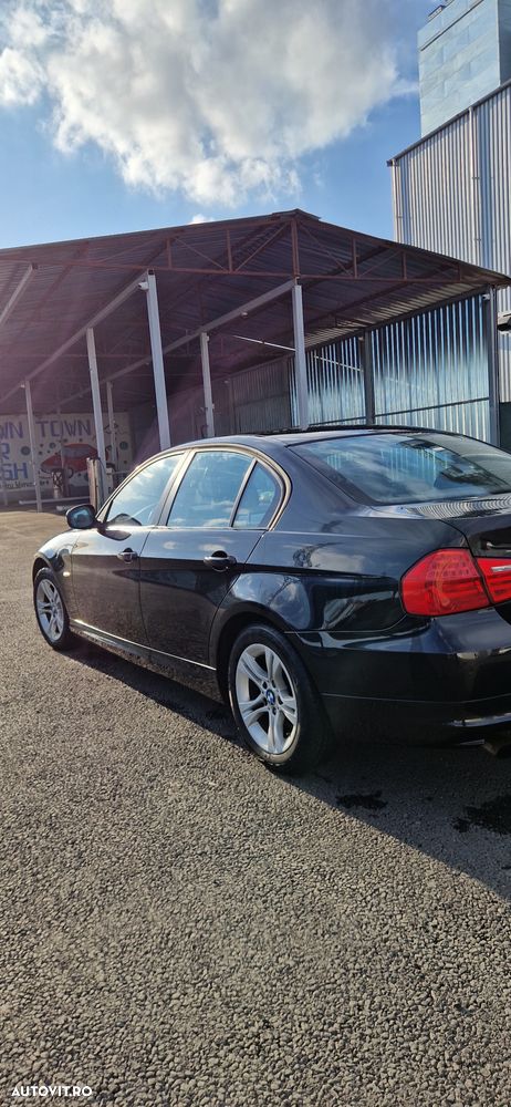 BMW Seria 3 318i - 8