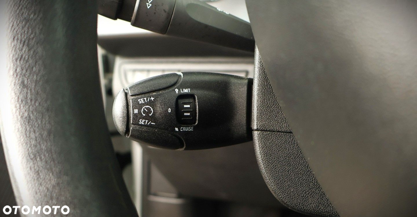 Peugeot 208 - 29