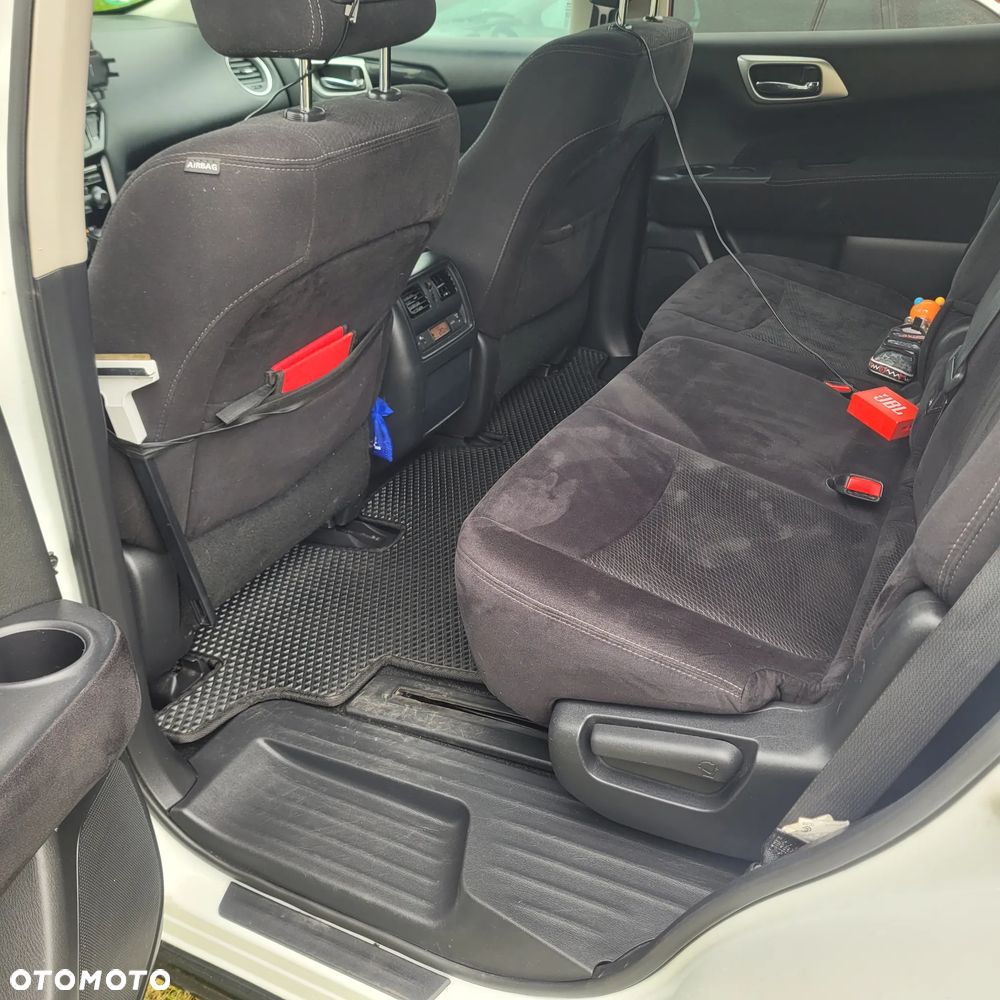 Nissan Pathfinder - 8