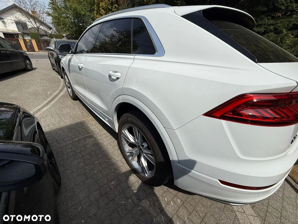 Audi Q8 55 TFSI quattro tiptronic - 12