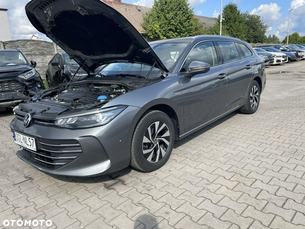 Volkswagen Passat Variant 2.0 TDI SCR DSG Elegance - 2