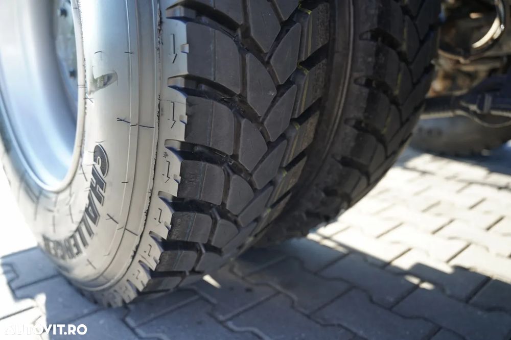 Iveco X-WAY 480 / 8X4 / BASCULATOR DUBLU / BANCĂ LATERALĂ HIDRODOXICĂ / PERDĂ ELECTRICĂ / ANVELOPE 100% / - 25