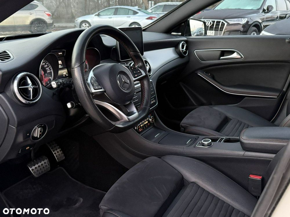 Mercedes-Benz CLA - 9