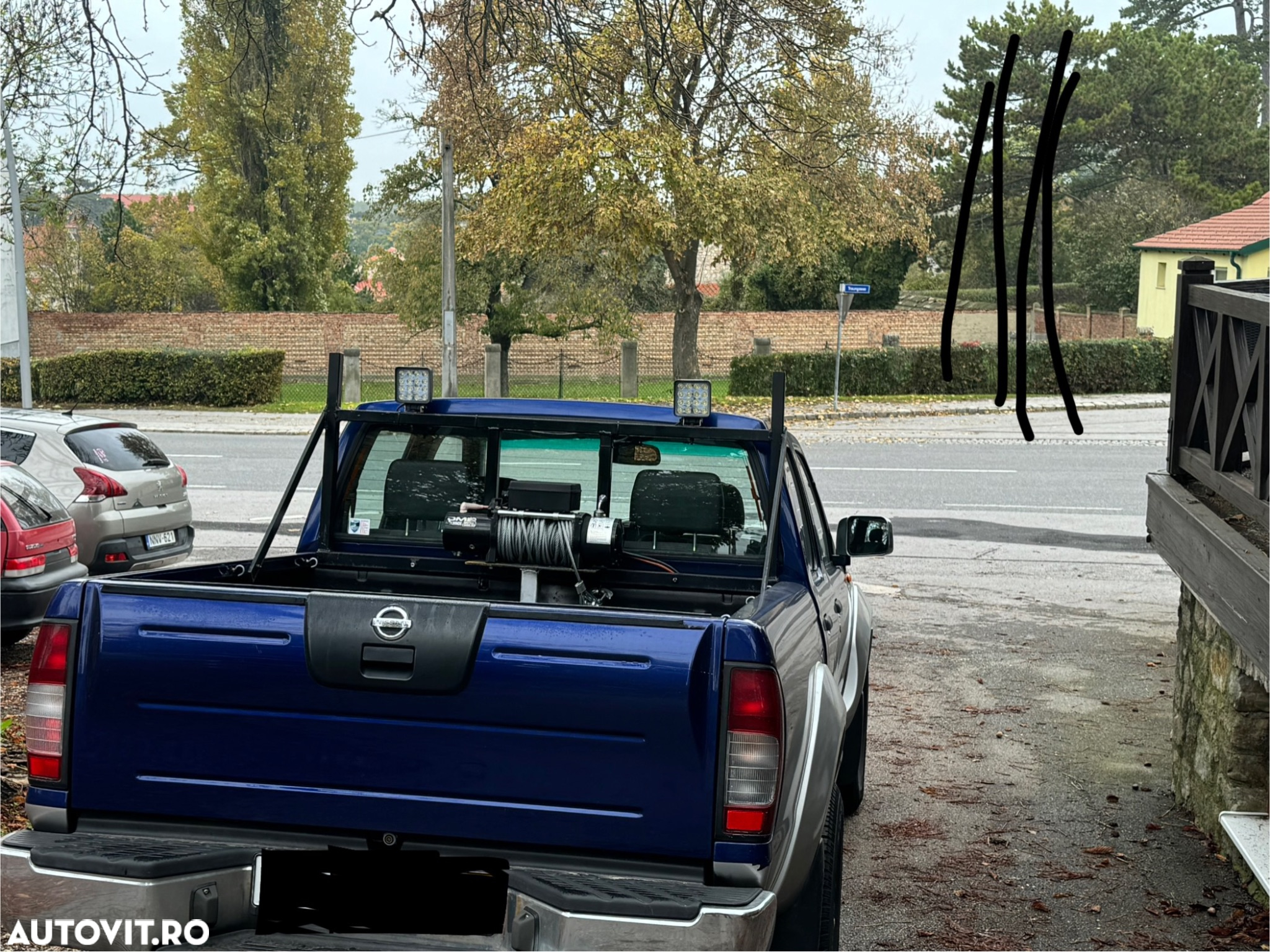 Nissan Pickup - 11