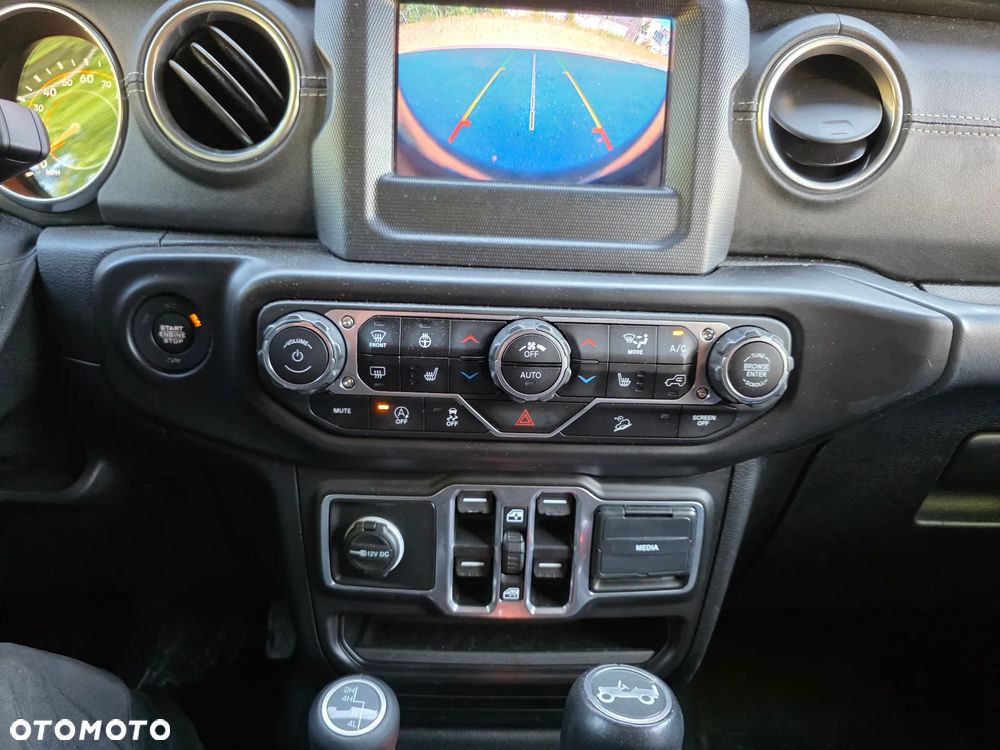 Jeep Wrangler 3.6 Unlim Sahara - 12