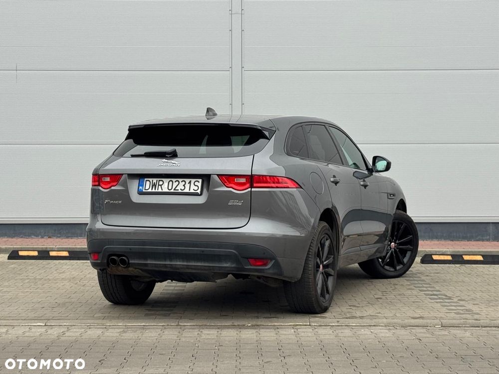Jaguar F-Pace - 6