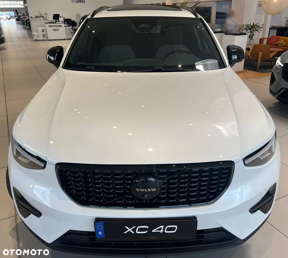 Volvo XC 40 B4 B AWD DKG Ultimate Dark - 18