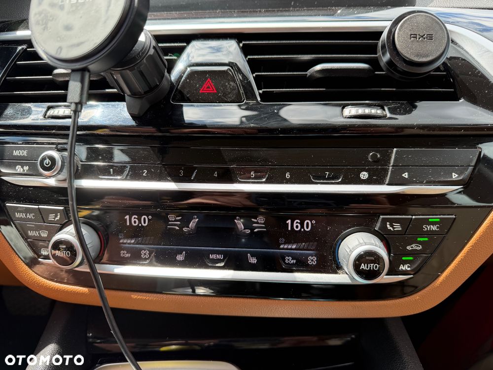 BMW Seria 5 520i M Sport Edition - 8