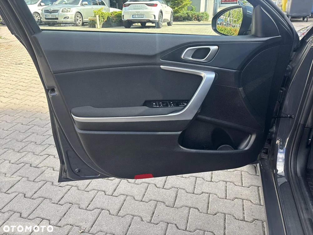 Kia Ceed 1.5 T-GDI M - 10