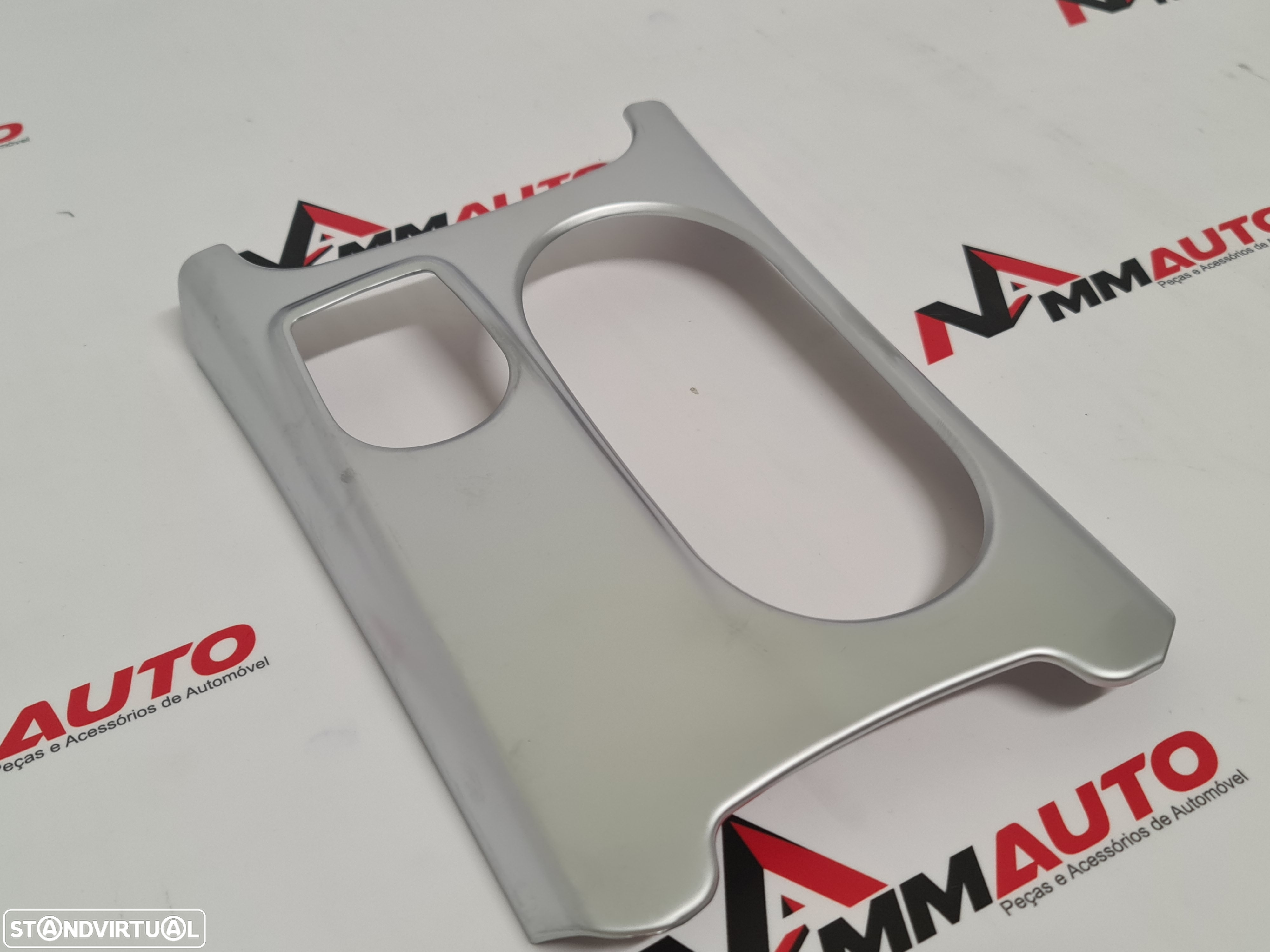 Consola Central de Suporte de Bebidas Mercedes CLA, A e GLA - 4