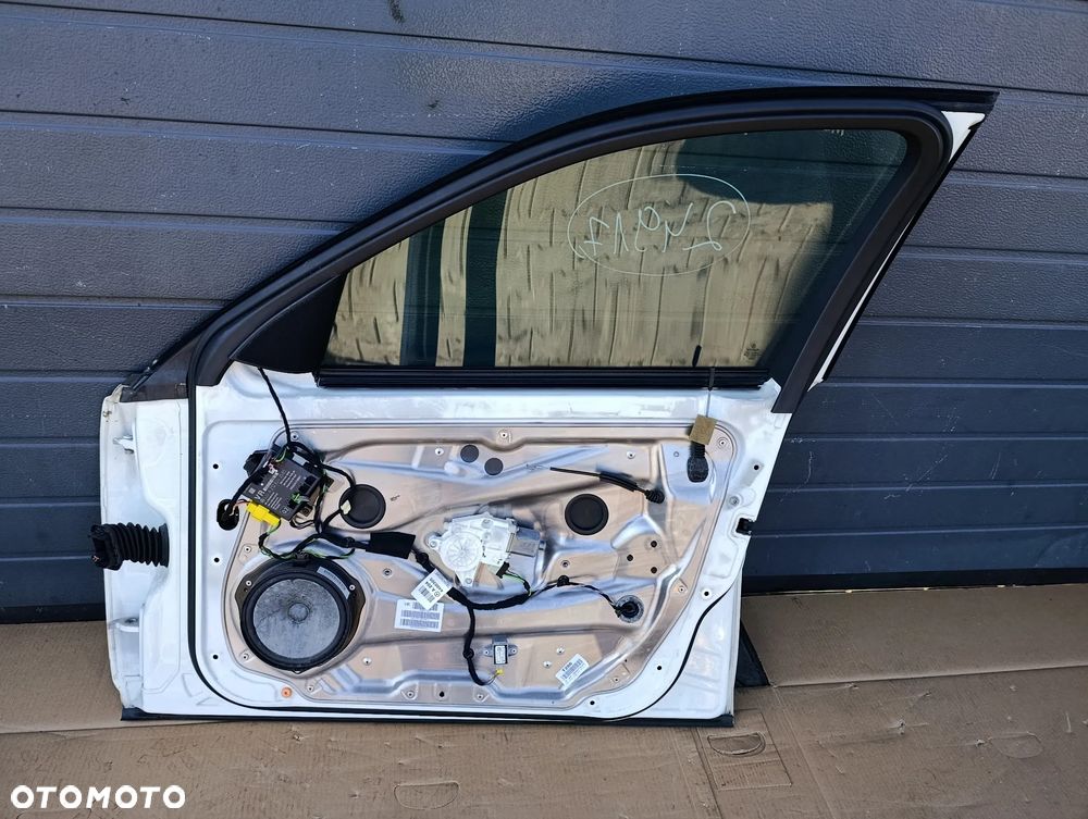 MERCEDES W204 KOMBI DRZWI PRAWE PRZÓD PRZEDNIE EUROPA - 4