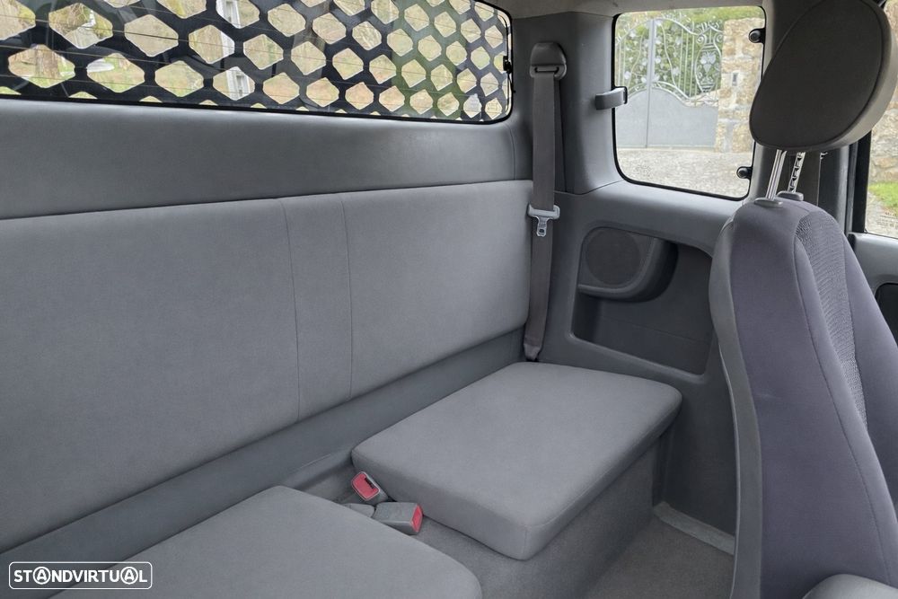 Toyota Hilux 4x4 Extra Cab Sol - 22