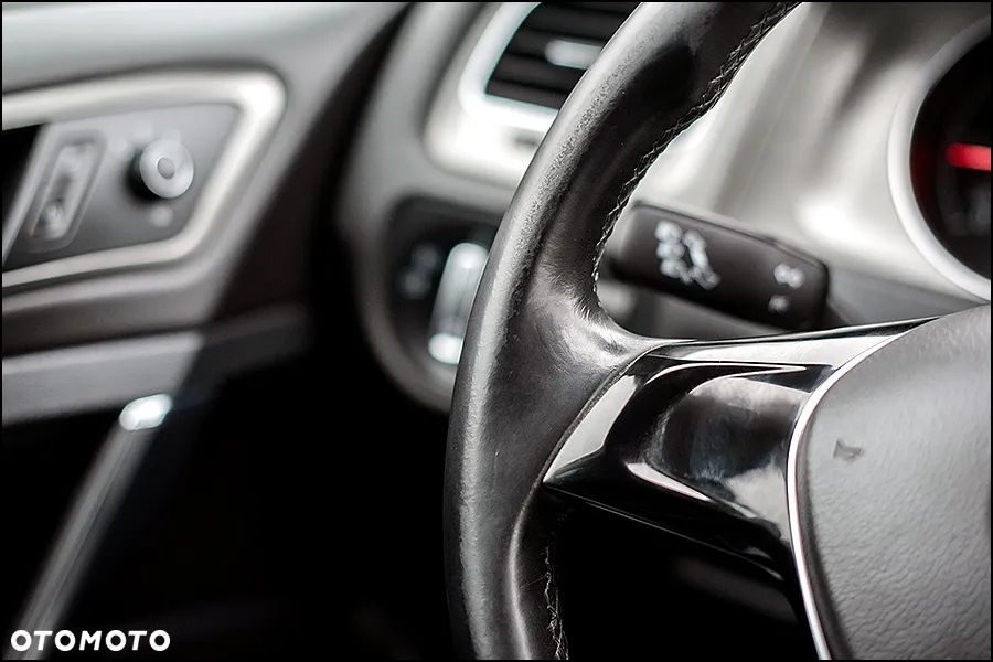 Volkswagen Golf - 19