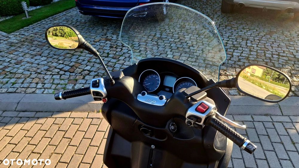Piaggio MP-3 - 4