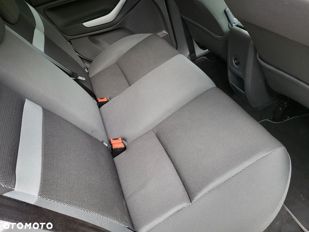 Ford Kuga - 21