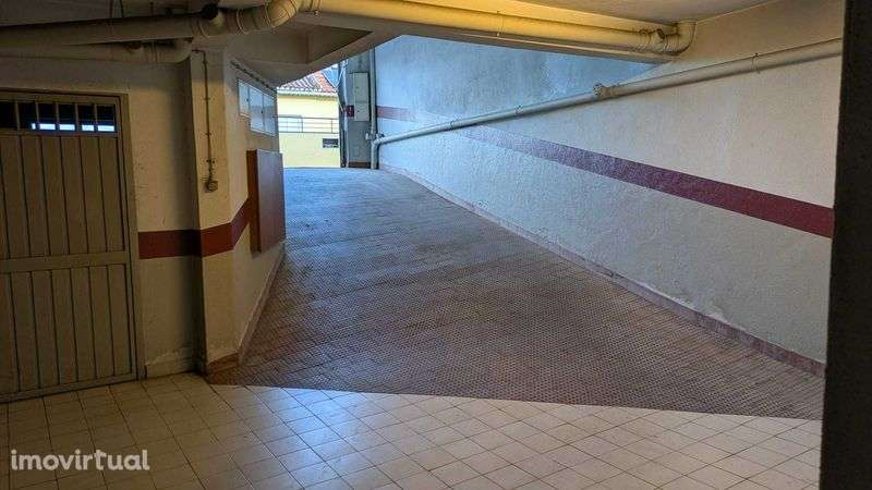 Garagem box para arrendamento - Grande imagem: 5/12