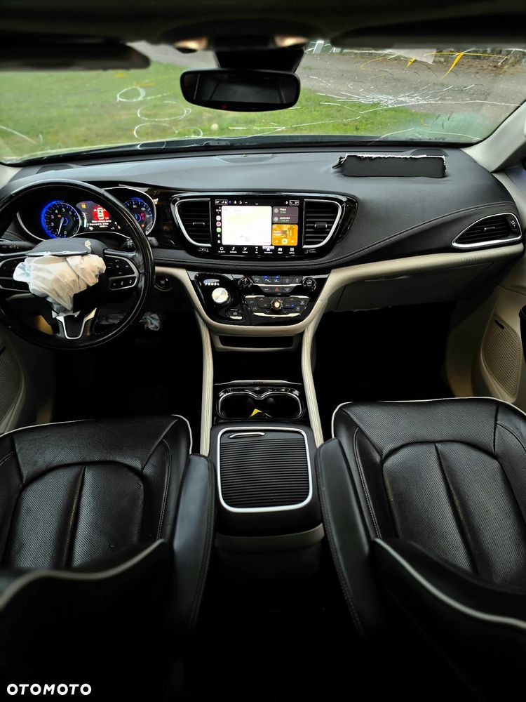 Chrysler Pacifica - 19