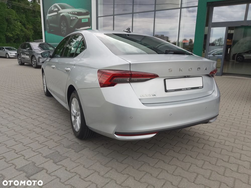 Skoda Octavia 1.5 TSI Essence - 8