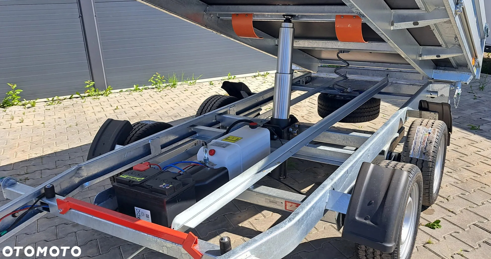 Debon Przyczepa wywrotka 360x180x35 cm DMC3500kg POMPA ELEKTRYCZNA, WYWROT NA 3 STRONY! Solidna i wytrzymała - 10