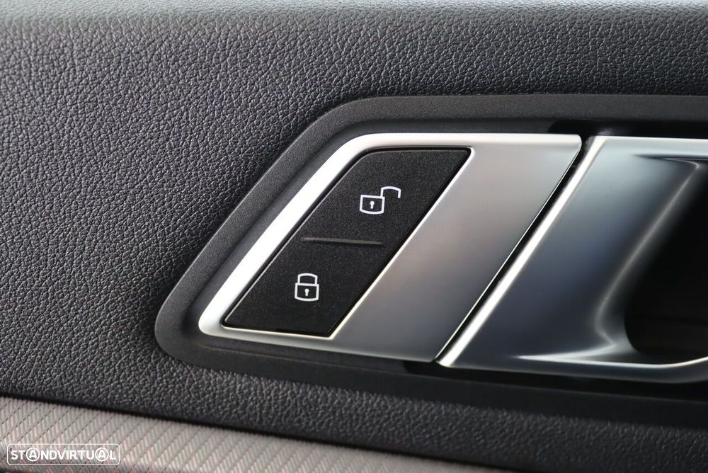 BMW 116 d Pack Desportivo M Auto - 17
