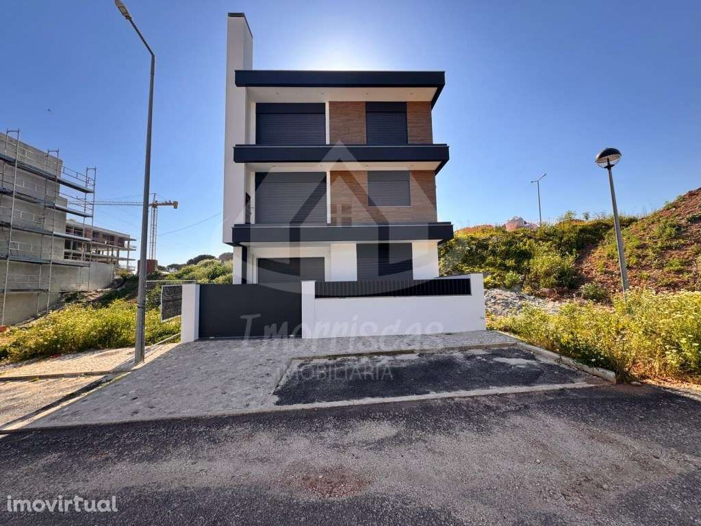 Moradia geminada T4 nos Terraços du Moulin, Vialonga - Grande imagem: 5/43