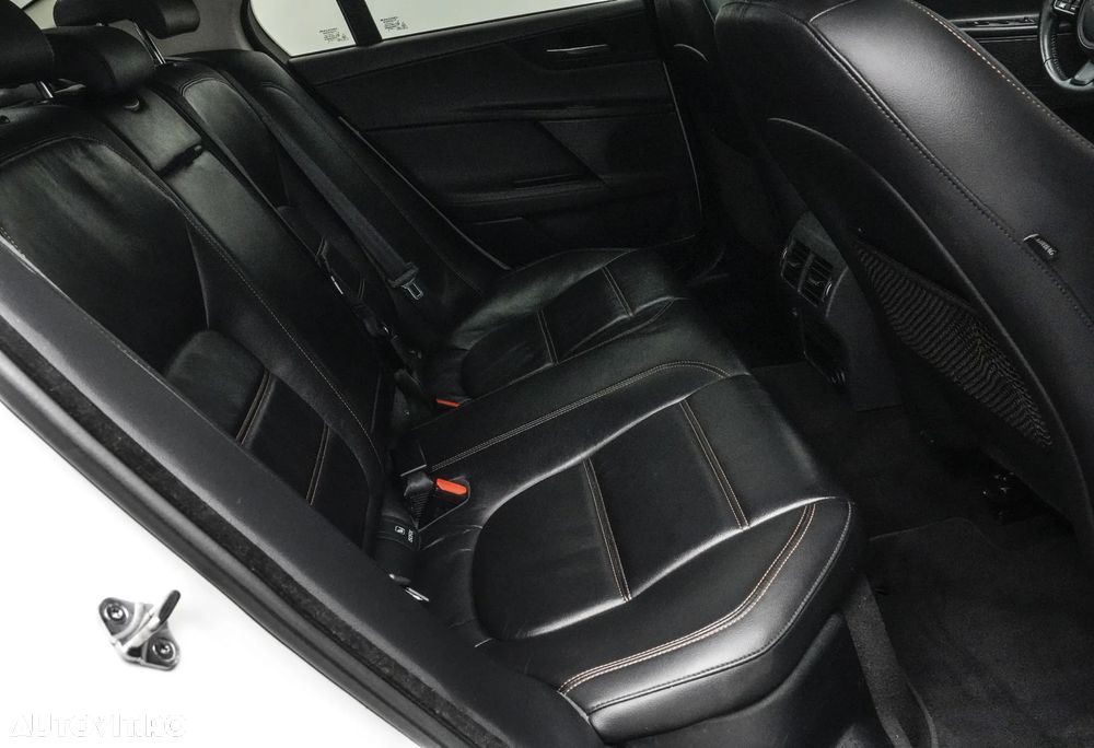 Jaguar XE 20d Aut. Landmark Edition - 17