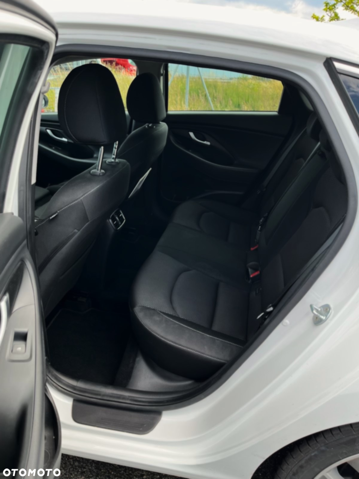 Hyundai i30 Fastback 1.6 CRDI Premium - 6