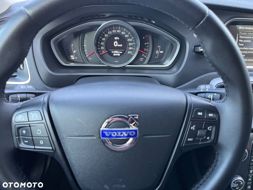 Volvo V40 D4 Momentum - 22