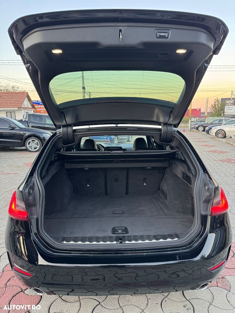 BMW Seria 3 320d Aut. Sport Line - 25
