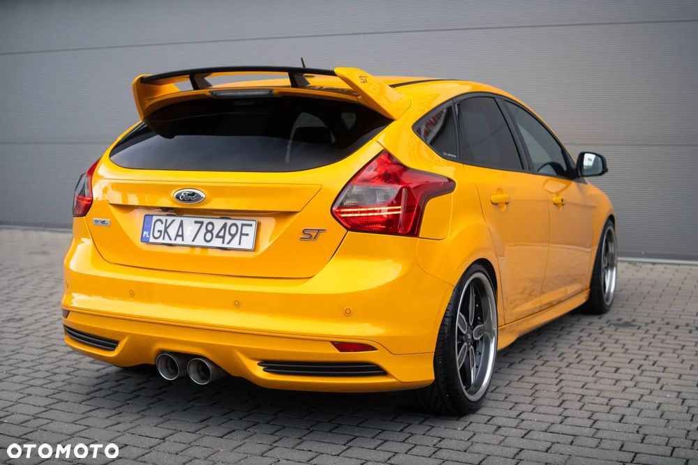 Ford Focus 2.0 EcoBoost ST mit Leder-Exclusiv-Paket - 26