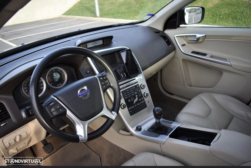 Volvo XC 60 2.4 D Drive Momentum - 5