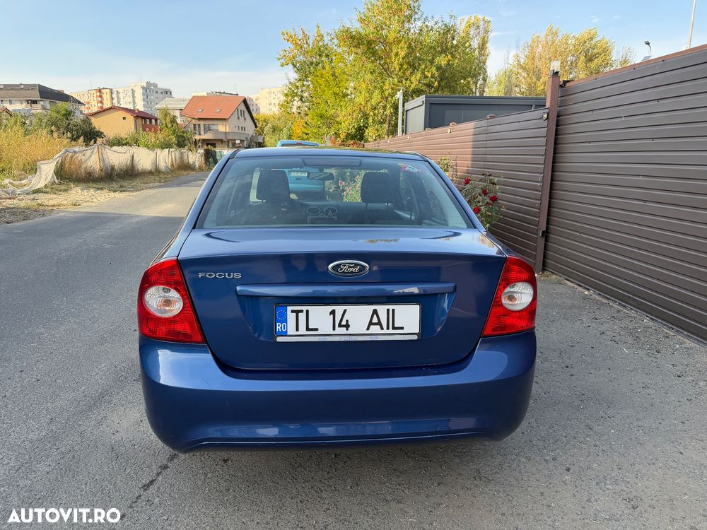 Ford Focus - 12
