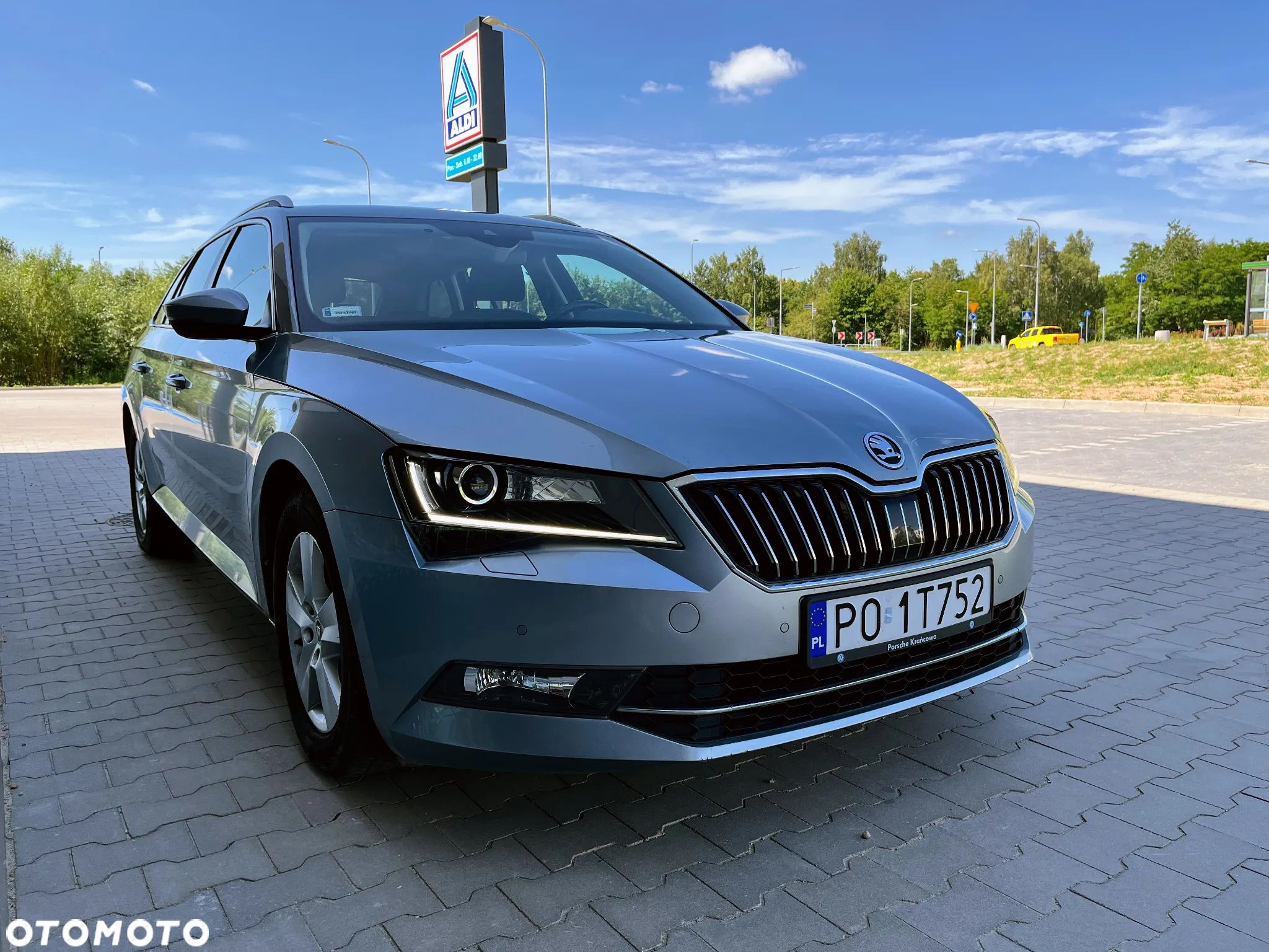 Skoda Superb 1.6 TDI Ambition DSG - 1