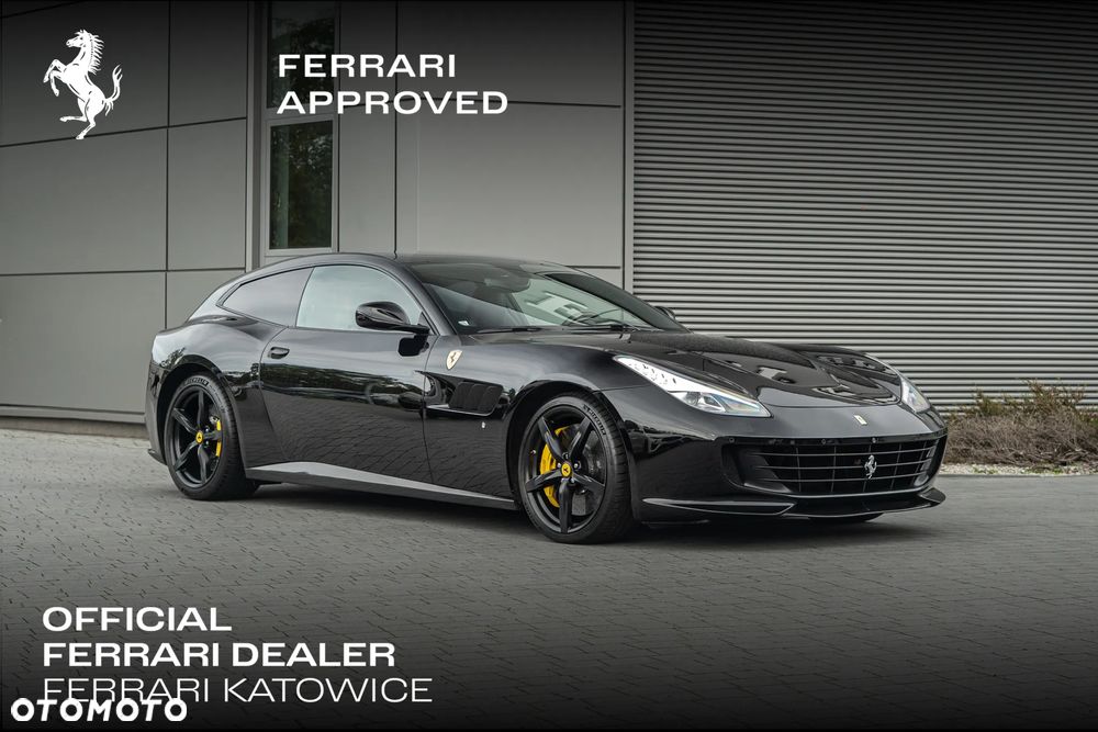 Ferrari GTC4Lusso - 1