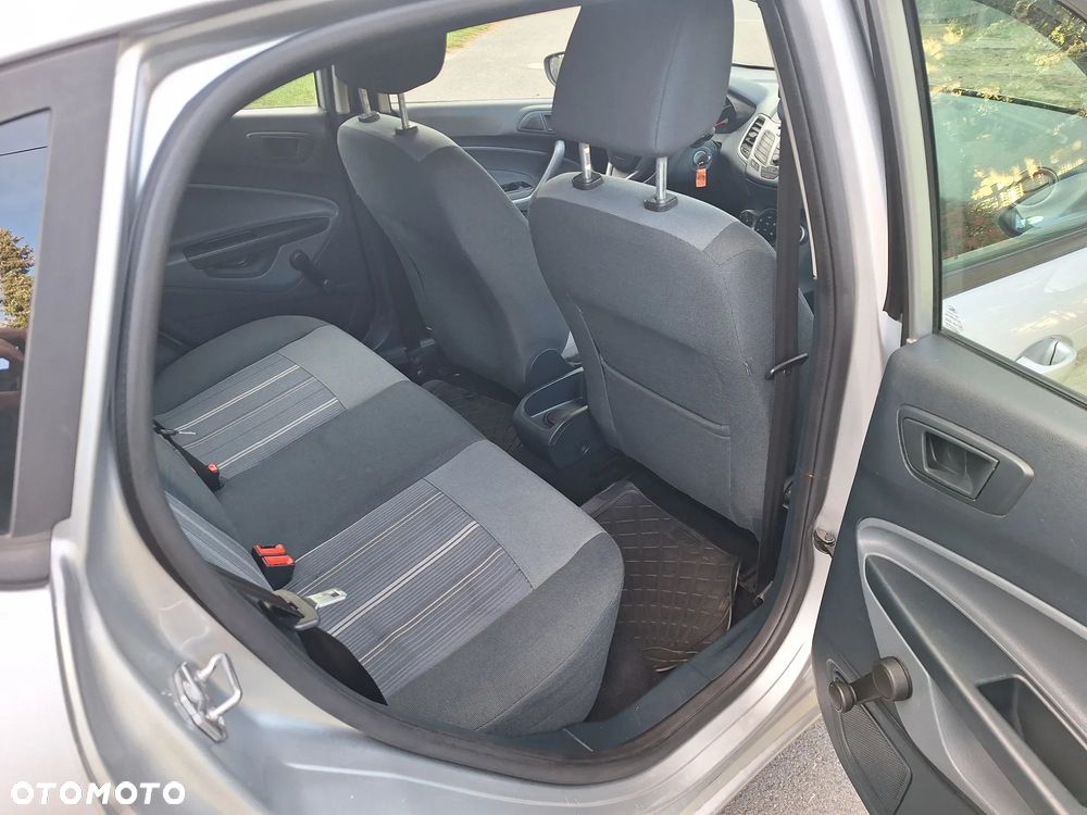 Ford Fiesta - 12