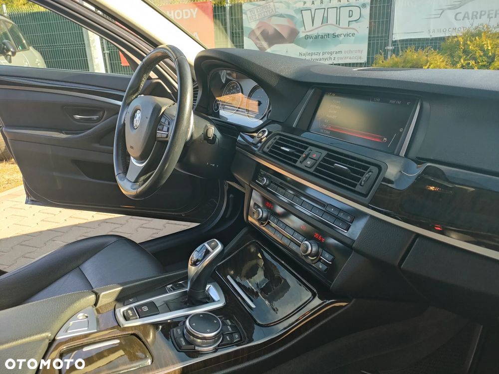 BMW Seria 5 528i Luxury Line - 15