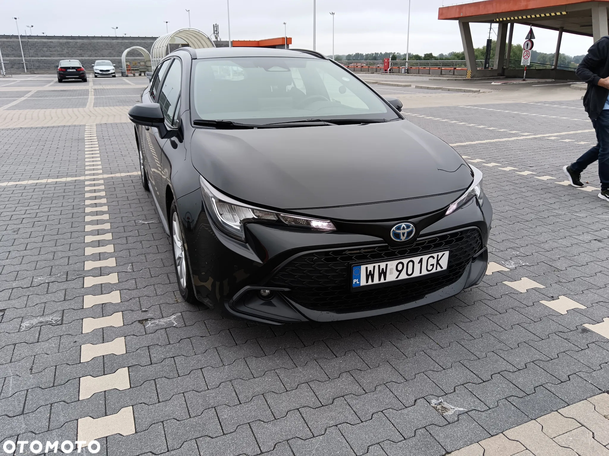 Toyota Corolla 1.8 Hybrid Comfort - 2
