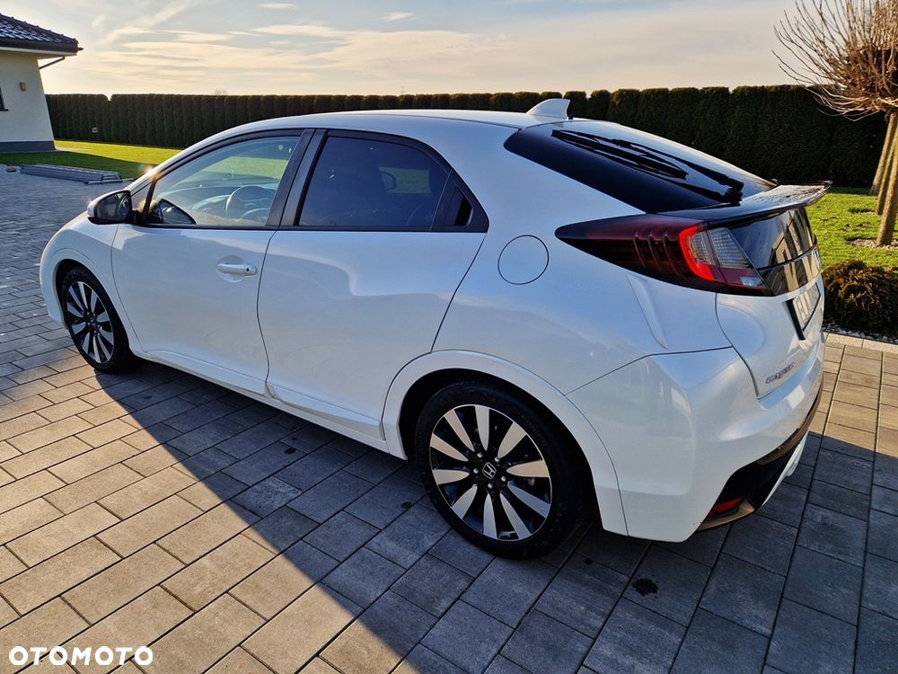 Honda Civic 1.8 i-VTEC Executive Black Edition - 5