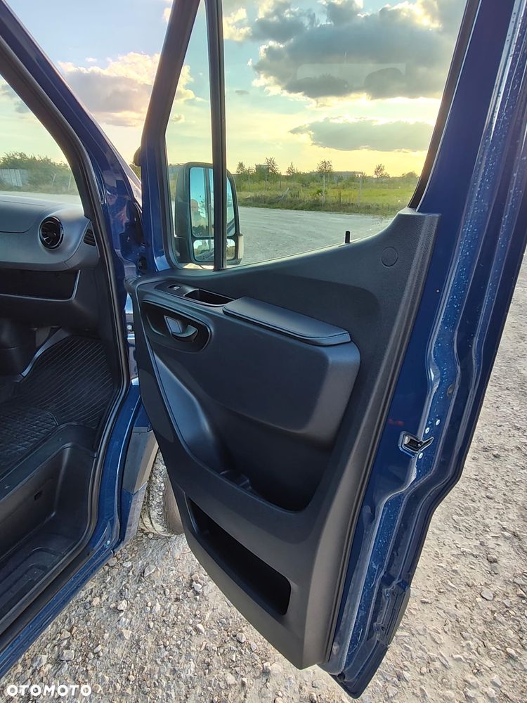 Mercedes-Benz Sprinter - 28