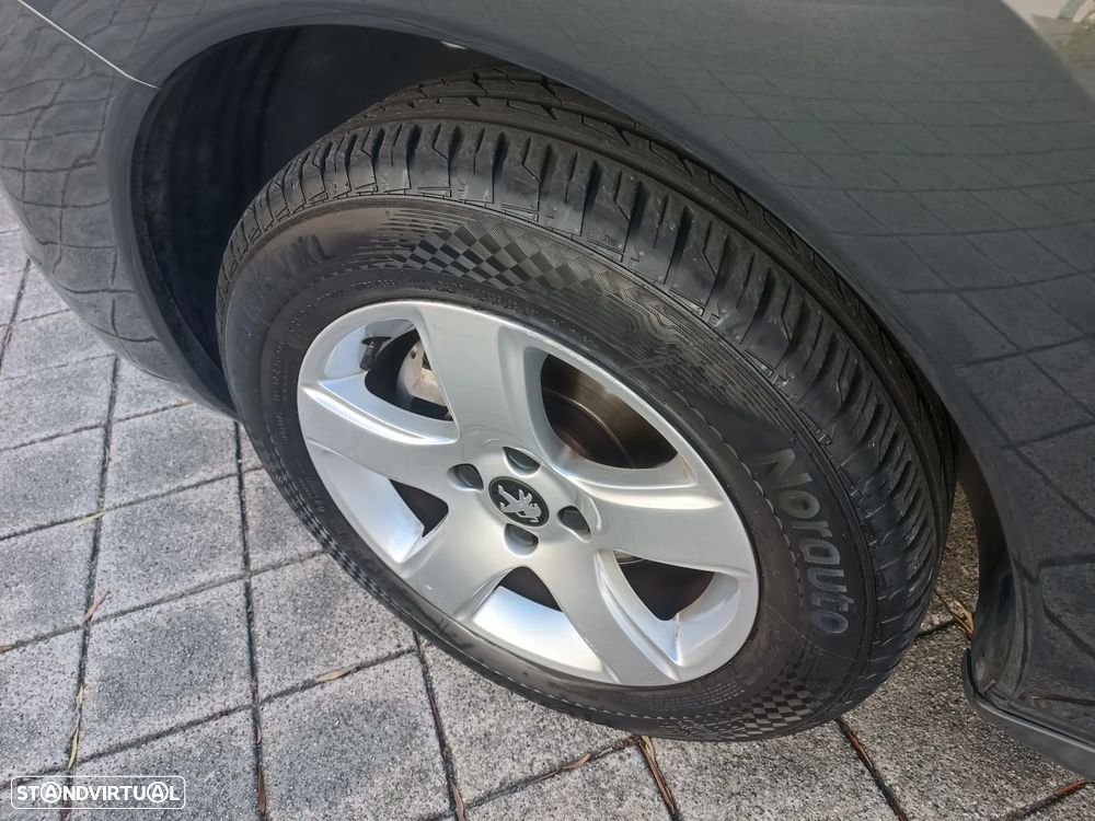 Peugeot 3008 1.6 BlueHDi Style EAT6 - 28