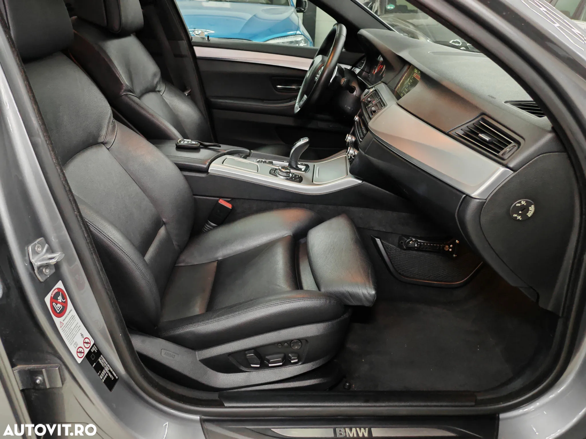 BMW Seria 5 520i Sport-Aut. - 9