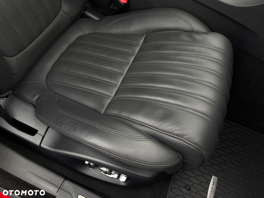 Jaguar XF 30d Portfolio - 30